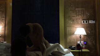ép địt con bé sinh viên khóa dưới say rượu trong nhà nghỉ - phần 3