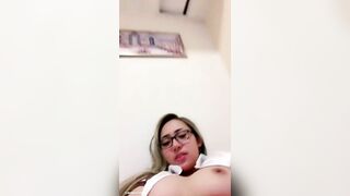 VÚ TO THỦ DÂM LỒN ĐEN KỊT