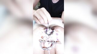 Siêu phẩm Ăn kem trong lỗ lồn