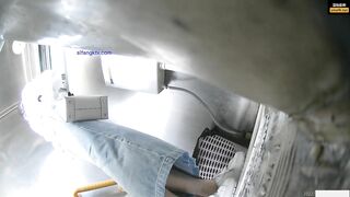 toilet 31 (bướm không lông)