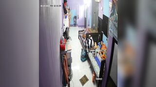 hack cam phòng ngủ 2 chị em đưa chị vo tư không mặc gì - phần 2