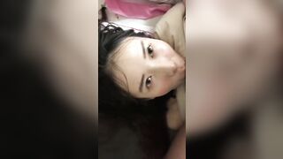 ấn cu vào mồm em hàng xóm em ngậm hết