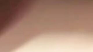 Địt con đĩ không lồn lên đỉnh liên tục, nước nôi lênh láng