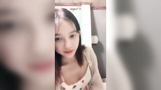 mai thị thanh hoa gái xinh loli mới lớn tập khoe vú