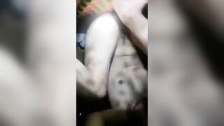 Bé *** tập tành thủ dâm