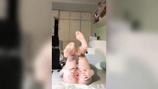 một chiếc bướm non nhưng màng trinh đã mất 1
