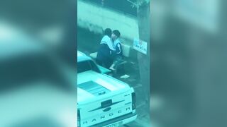 Học sinh Hà Nội làm tình public chịch nhau ngoài trời ngoài công viên của khu trung c