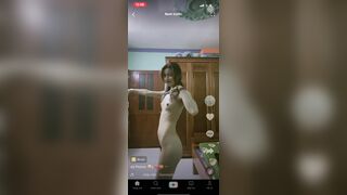 hồng phấn rau sinh viên loli nhảy tiktok khoản thân - phần 3