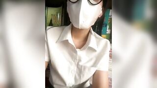 Dâm nữ trg vỏ bọc học sinh ngoan livetream show hàng móc lồn public trên thư viện p3