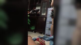 Bị bạn thân quay video rồi gửi nhóm lớp nên bị lộ,khốn nạn