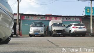 Dâm nữ nứng lồn khỏa thân show lồn giữa đường lớn cho mn đi qua xem