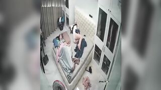 Hack cam phát hiện gia đình Việt Nam kì lạ chị gái và e gái đều ngủ nude k mặc đồ