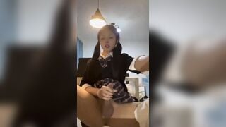 Em ladyboy cặc to sục cặc dâm đãng kích thích 2