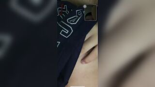 Ghạ con e họ mãi mới cho xem