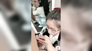 tranh thủ địt bé học sinh kính cận không kịp cởi cả đồ