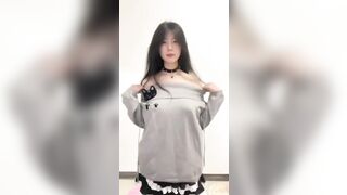 người em tuy nhỏ nhưng vú em thì to tròn đẹp tuyệt vời - phần 3