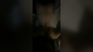 bé nó ngại không cho bật điện chỉ mờ mờ ảo ảo