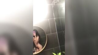 địt bé sinh viên dâm trong bồn tắm