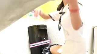 Quay lén em nữ sinh lớp 10 đi đái p1