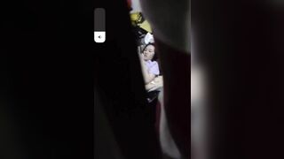 Quay lén em sinh viên kế trọ vừa xem sex vừa xoa lồn thủ dâm