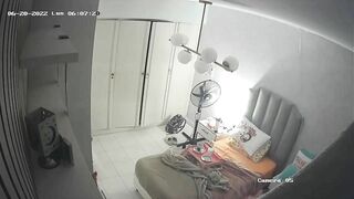 Hack cam cô gái bé nhỏ 16 tuổi nếu ở trong phòng thì không bao giờ mặt quần