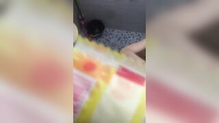 Quay lén bà chị đi tắm xém bị phát hiện