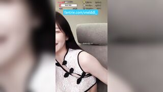 Gái Hàn livestream show v ú thủ d âm