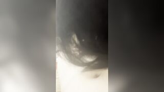 Vừa xem phim cung đấu với e họ vừa bóp vú làm e nứng đè ra đụ trần bắn luôn vào lồn e