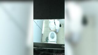Quay lén mãi mới được thấy con bạn thân áo dài nữ sinh đi đái