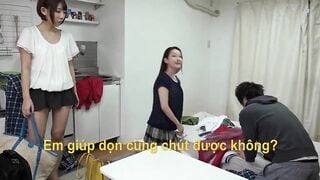 Ngủ chung giường với mẹ và dì