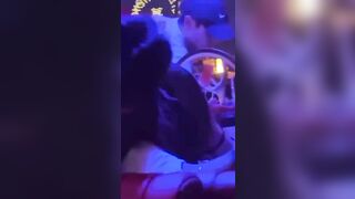 má con đĩ nó địt nhau luông trong bar mới vl