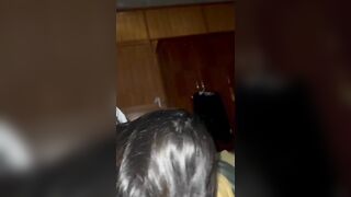 Nữa đêm trốn bố mẹ lẻn vào phòng em họ túm tóc bắt bú cu đụ em bắn đầy tinh lên bụng