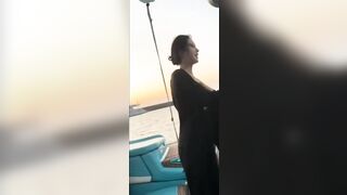 Thác loạn cùng 2 em sugarbaby public trên du thuyền