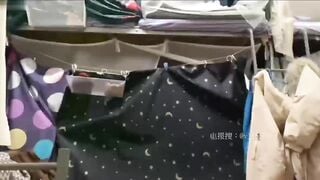 E teen sv đg thay đồ trong phòng kí túc xá nào ngờ bị th b đg nứng vào đè ra hiepdam