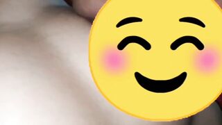 Bé bầu rồi mà vẫn lôi củ khoai đen 18 cm đút vào