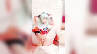 Em gái 2k8 nứng lồn thủ dâm bằng cặc giã chảy nước đái luôn