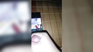 sục cặc bắn tinh lên avatar con đĩ chó cái như quỳnh