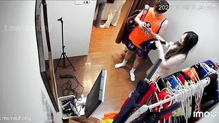 Hack cam quay lén trong tiệm photobooth toàn các e teen xinh đẹp thay đồ p6