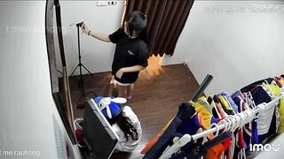 Hack cam quay lén trong tiệm photobooth toàn các e teen xinh đẹp thay đồ p8