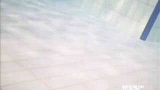 Quay lén cặp đôi dâm làm tình public trong hồ bơi