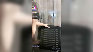 Em idol HạLy00 MMLive mới nổi lột đồ livestream thủ dâm show lồn hồng không lông cực