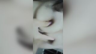 Em gái thích bóp vú đâyyy