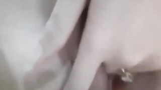 Móc tí cho đỡ nứng