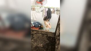 Quay lén em hàng xóm tắm 20