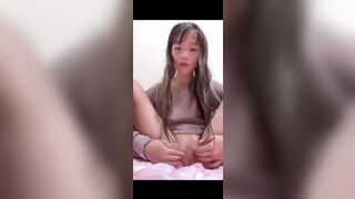 Em gái 2k10 lồn hồng bị bắt móc lồn quay video