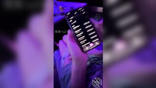 Clip địt tay vịn trong quán karaoke của mấy anh Trung Quốc