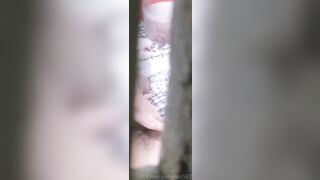 bé sinh viên chung dãy trọ thủ dâm mà mở hé cửa