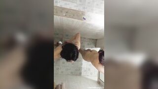 đi học quân sự lén quay hai bé sinh viên đi tắm