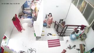 hackcam con bé thay đồ đi chơi mà nó không mặc giáp mới vl