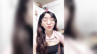 ngoanxinhiu e teen y tá live app show quả ngực siêu bự trắng múp của mình